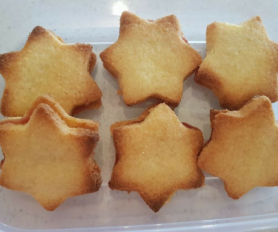 Christmas Shortbread Sandwiches