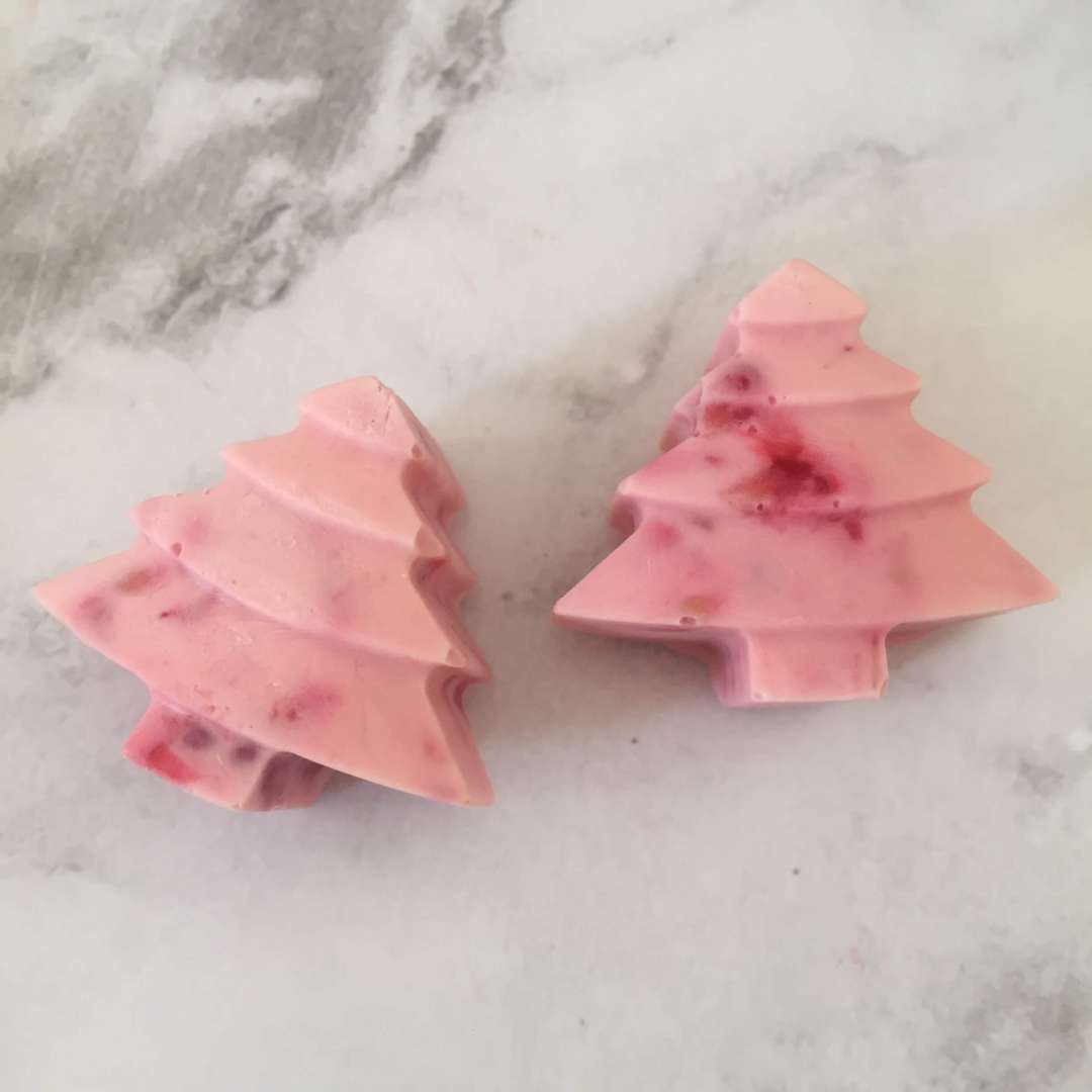 7 healthy Christmas treats to make with the kids No bake raspberry cookies