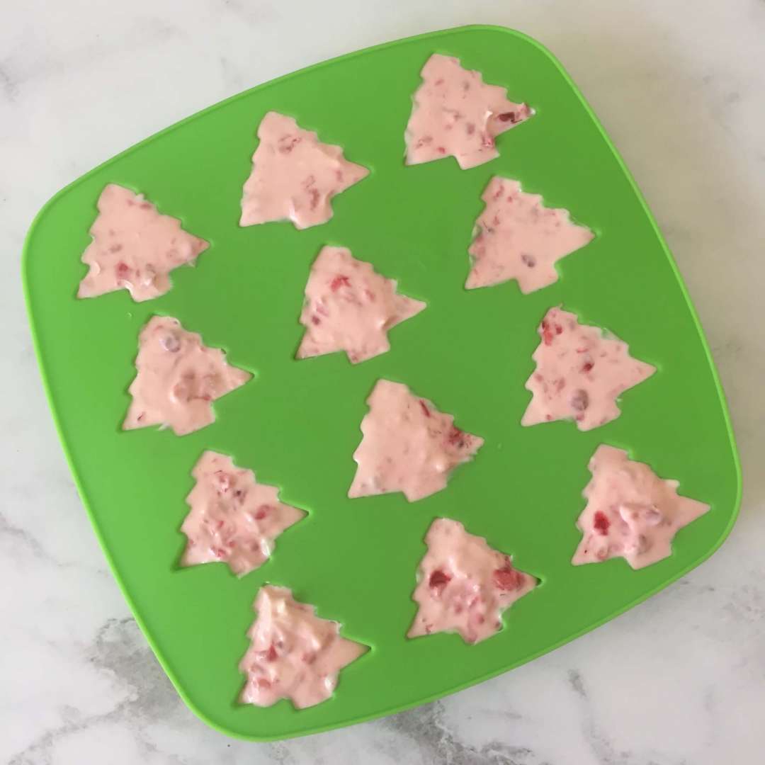 7 healthy Christmas treats to make with the kids No bake rasperry cookies