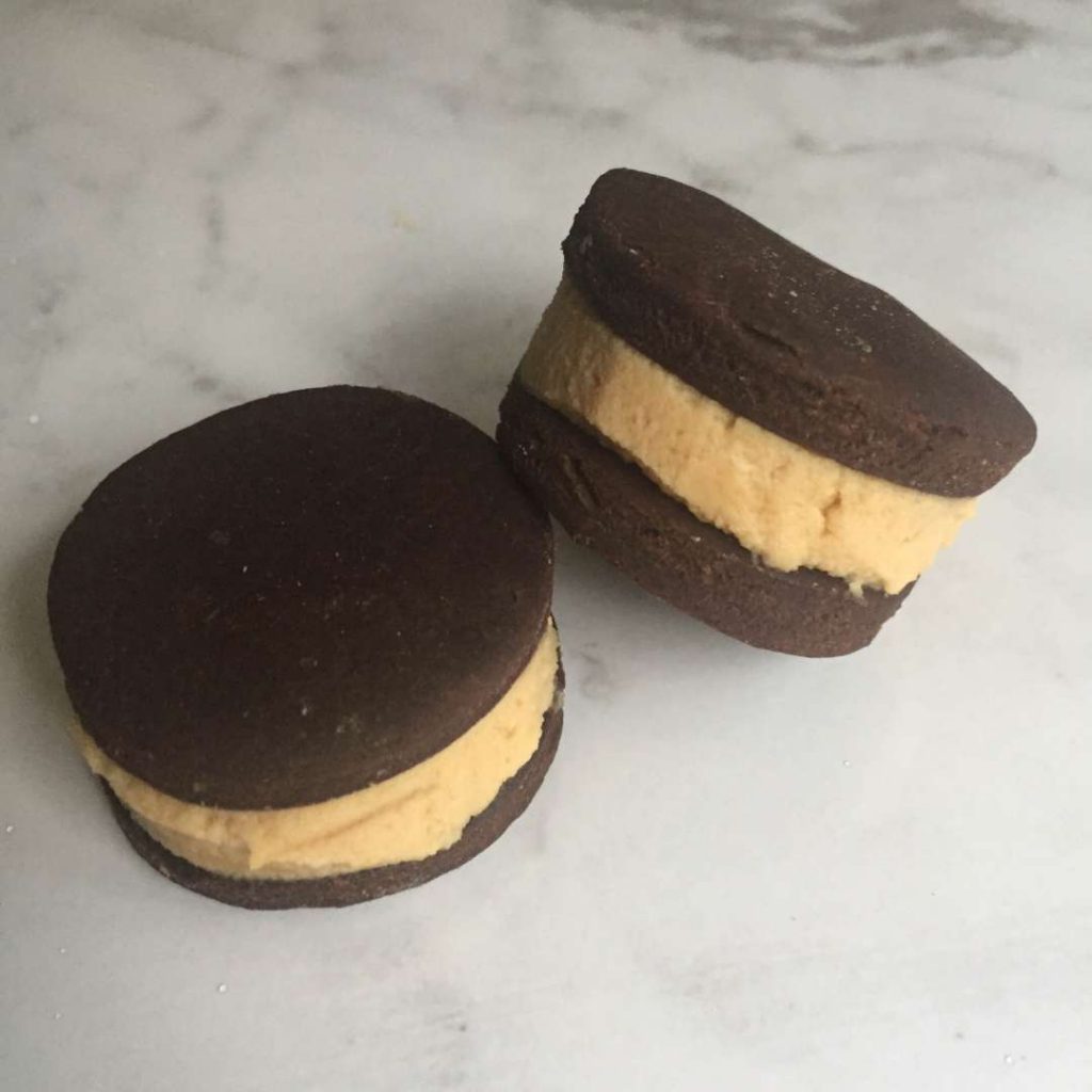 Peanut butter oreos