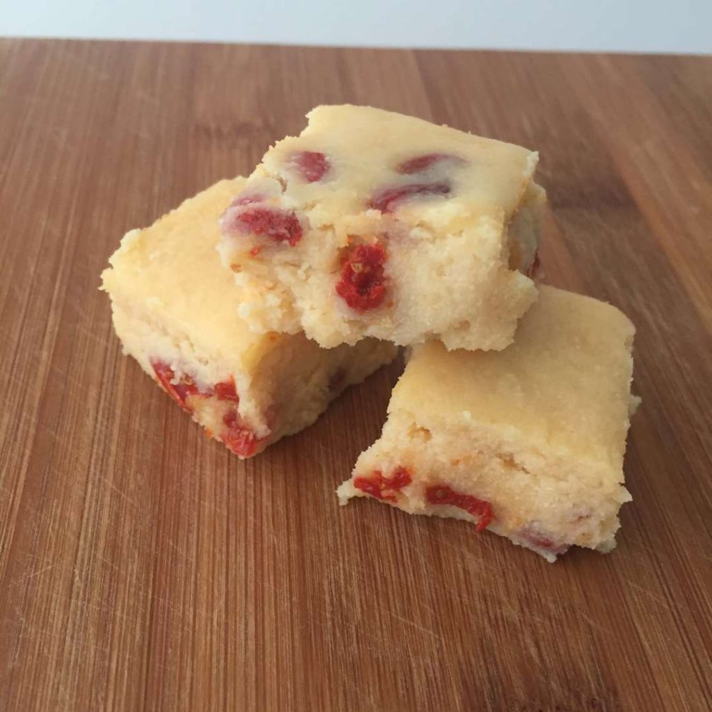 White chocolate and goji fudge