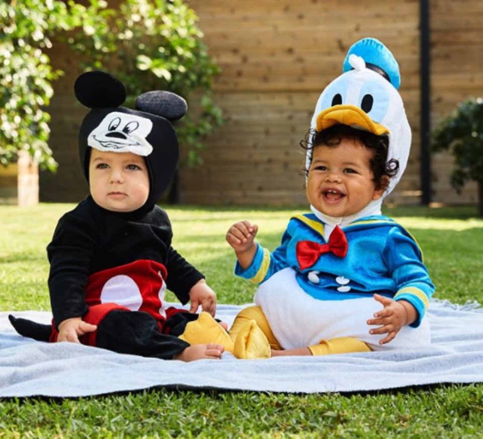 Baby dresses as donald duck