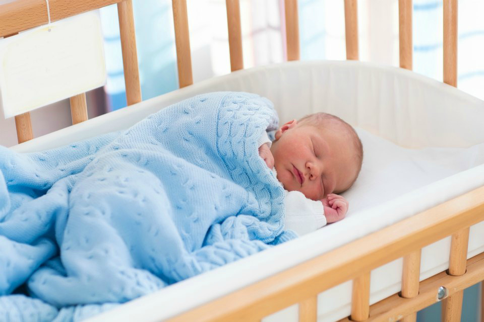 newborn sleeping cot