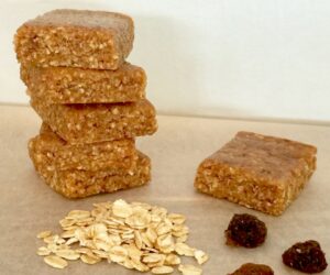 Five ingredient sultana and oat slice