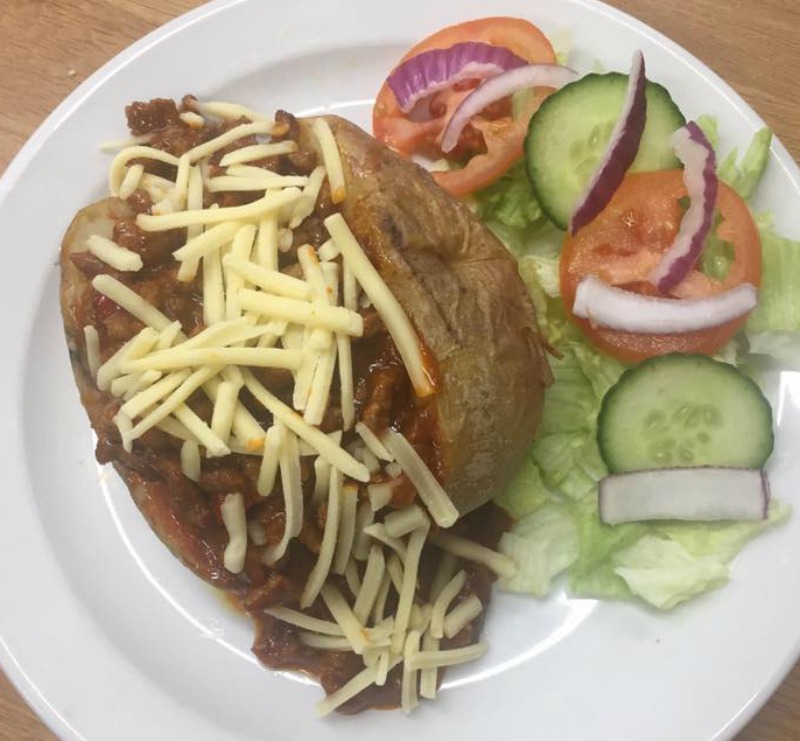 15 FANTASTIC ways to use your leftover bolognese sauce! jacket potato chilli