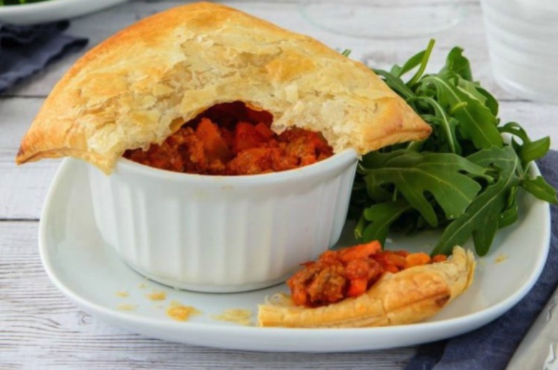15 FANTASTIC recipes to use your leftover bolognese sauce! mince pie