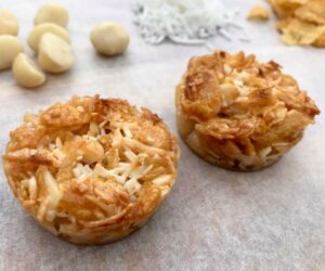 5 ingredient crunchy coconut & macadamia bites