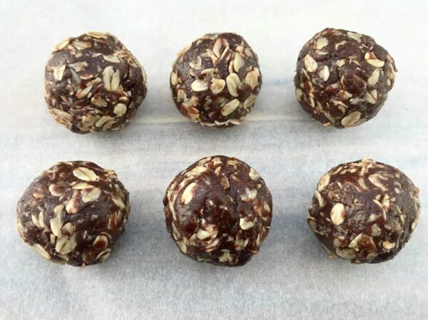 Chocolate Oat Balls 