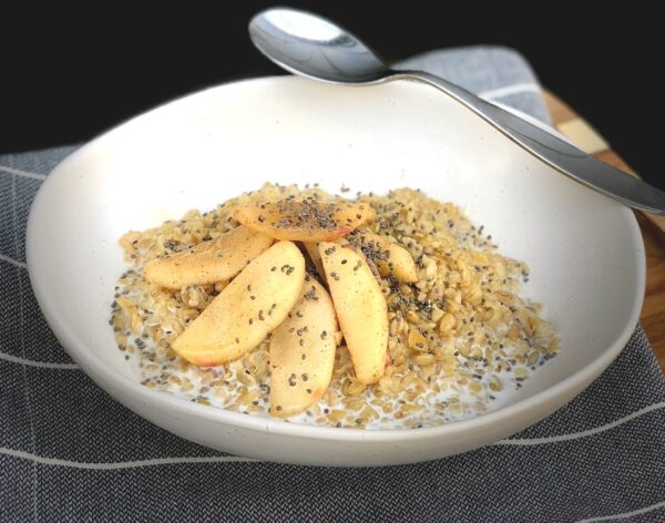 Freekeh, cinnamon & apple porridge Freekeh, cinnamon & apple porridge