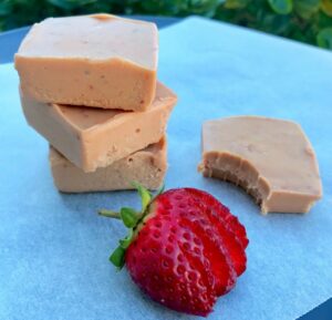 Four ingredient strawberry and peanut butter fudge