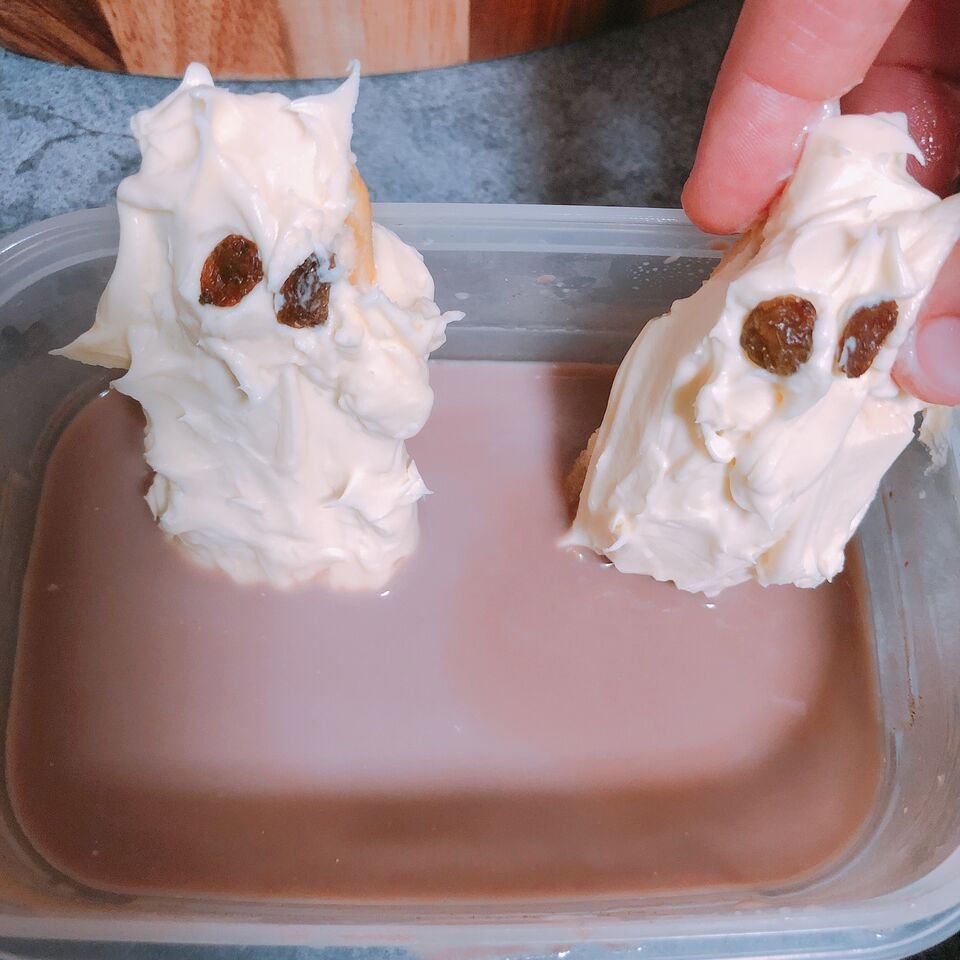 hot chocolate ghosts