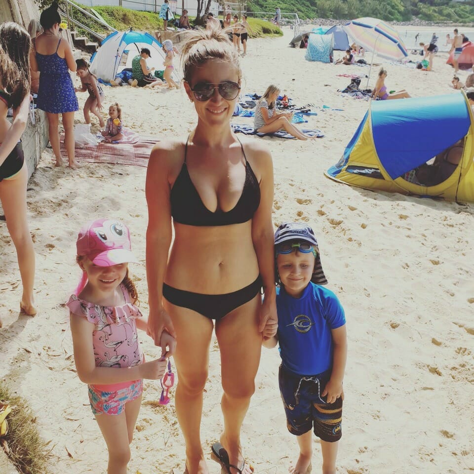 Lozzie-Jones-Healthy-Mummy-body-confident-bikini