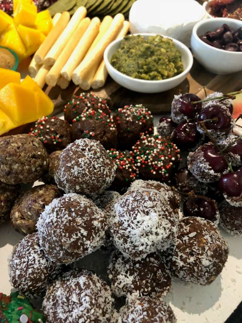 Healthy-Mummy-Christmas-Platter-Weetbix-balls