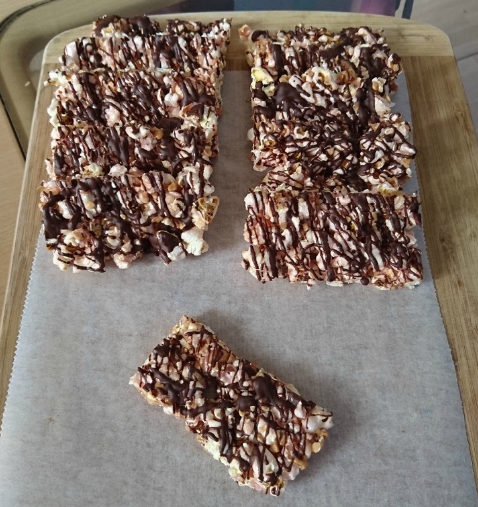 Healthy Popcorn Snack Bars