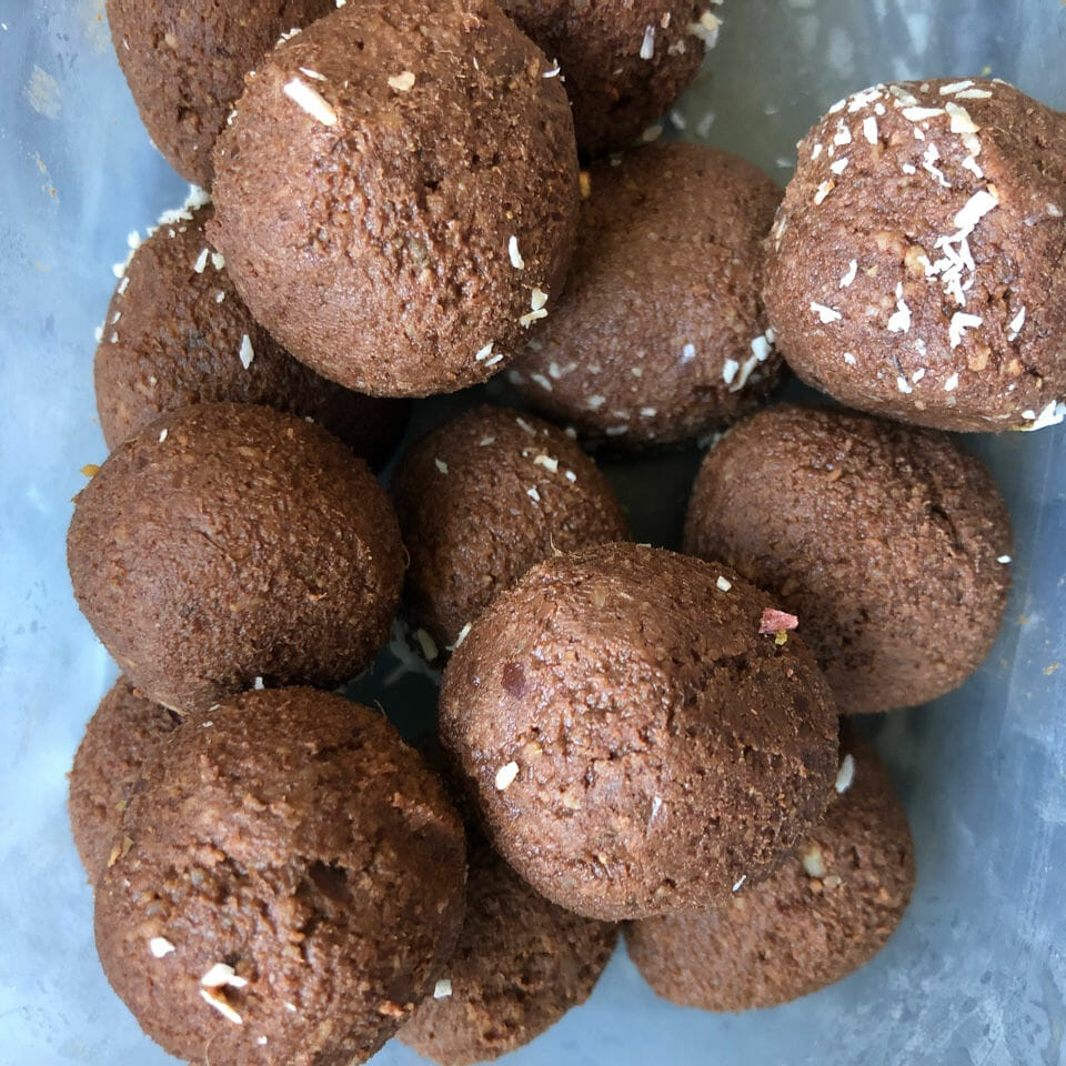 chocolate cake balls