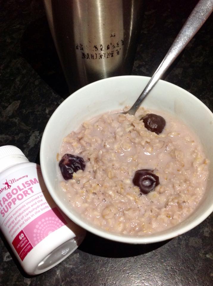 Jinjamarda's Blueberry overnight oats with cherries instead of blueberries