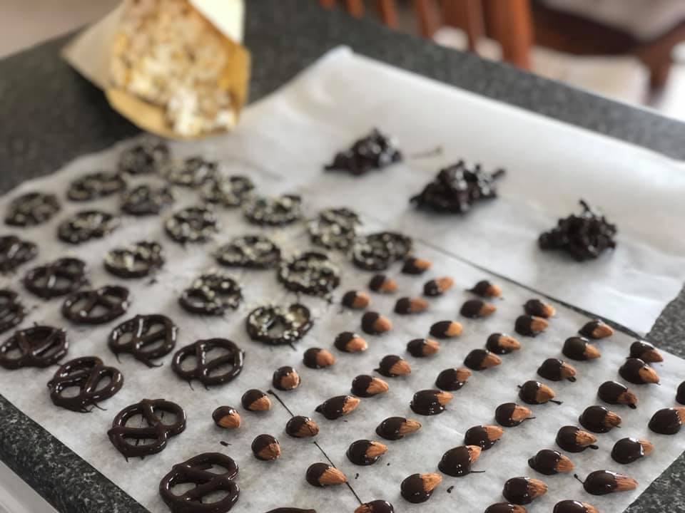 Amy-makes-healthy-dark-chocolate-almonds-and-pretzels