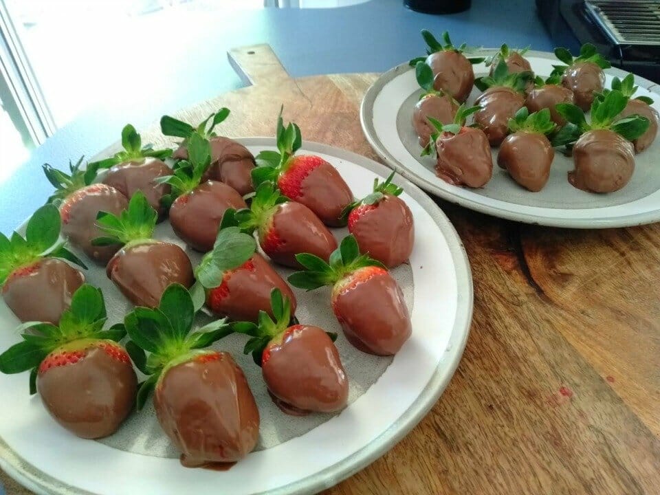 Healthy-Mummy-weight-loss-Chocolate-dipped-strawberries-Julie-Banham-3