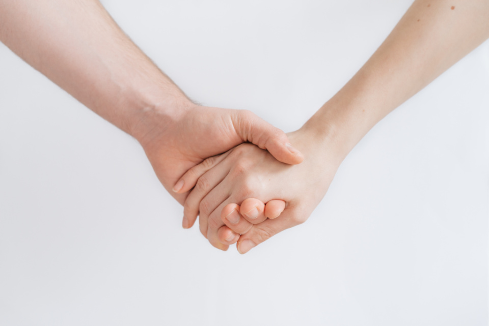 Birthing partners help ease the pain of childbirth, study finds