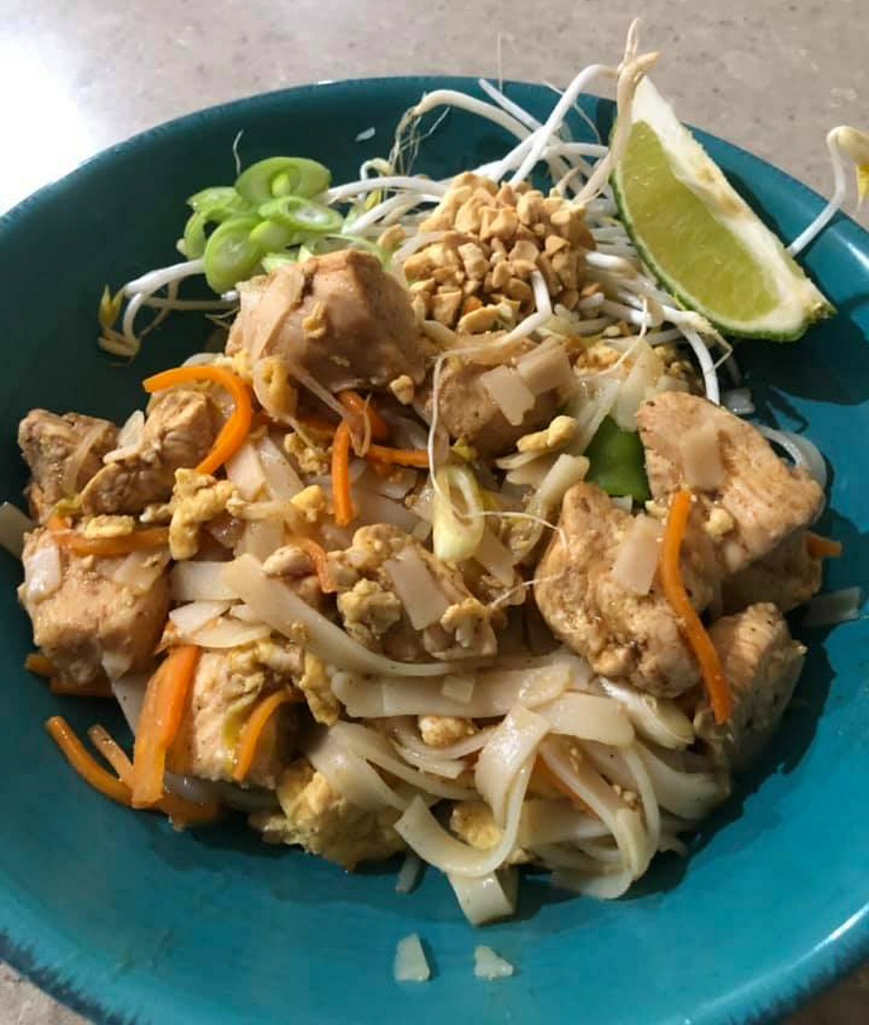 chicken-pad-thai-corinne-mcneill-2