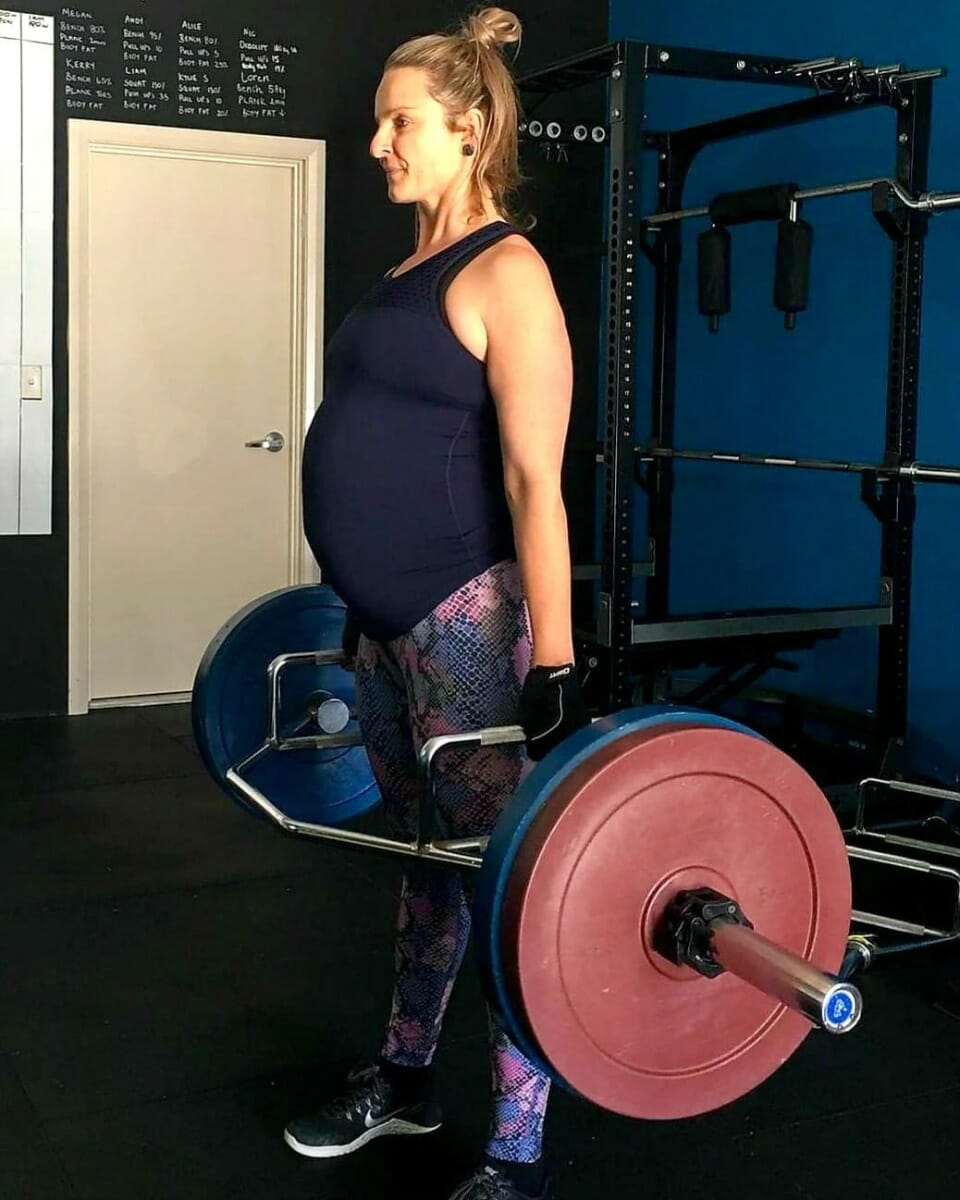 Kyla-Anne-working-out-26-weeks-pregnant-2