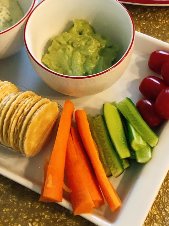 Guacamole-vege-sticks-Kerrie-Obrien