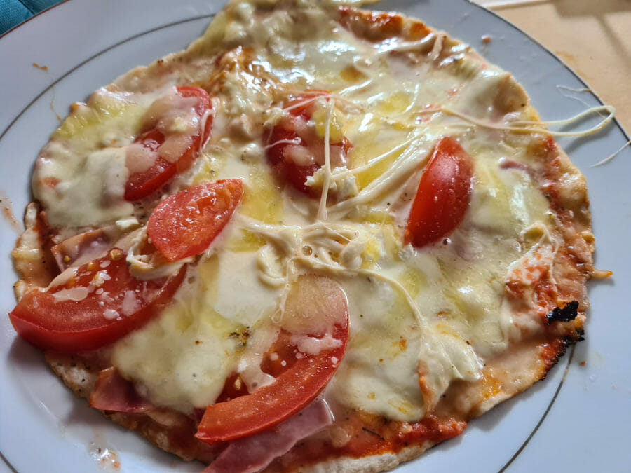 Tomato-Boccocini-pizza-Kerry-Herten