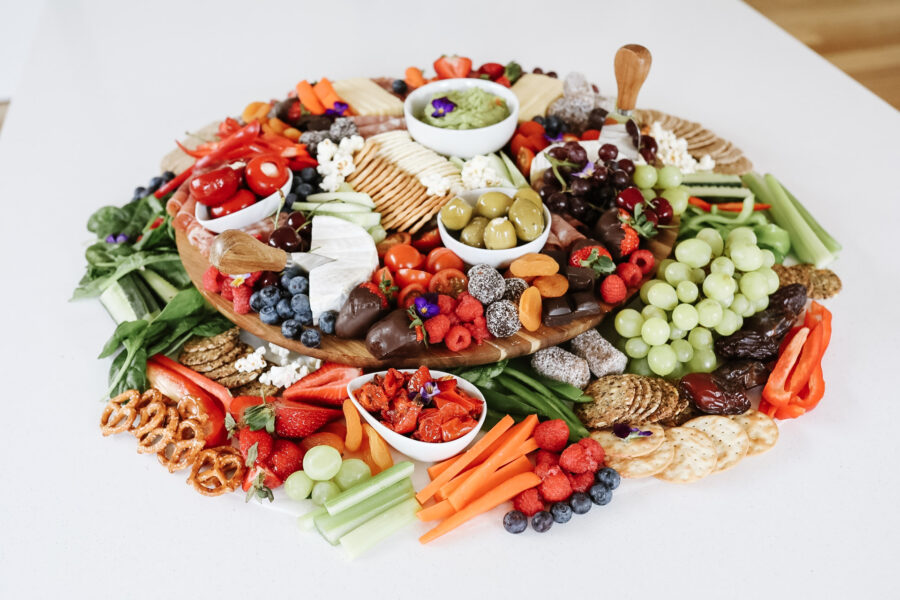 Tips for NOT blowing all your calories at a Christmas grazing platter!