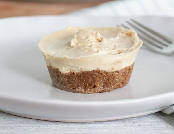 Easy No Bake Mini Biscoff Cheesecakes