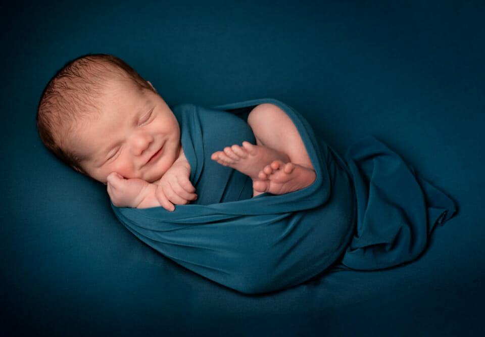 How to wrap your baby for a full night's sleep The Healthy Mummy