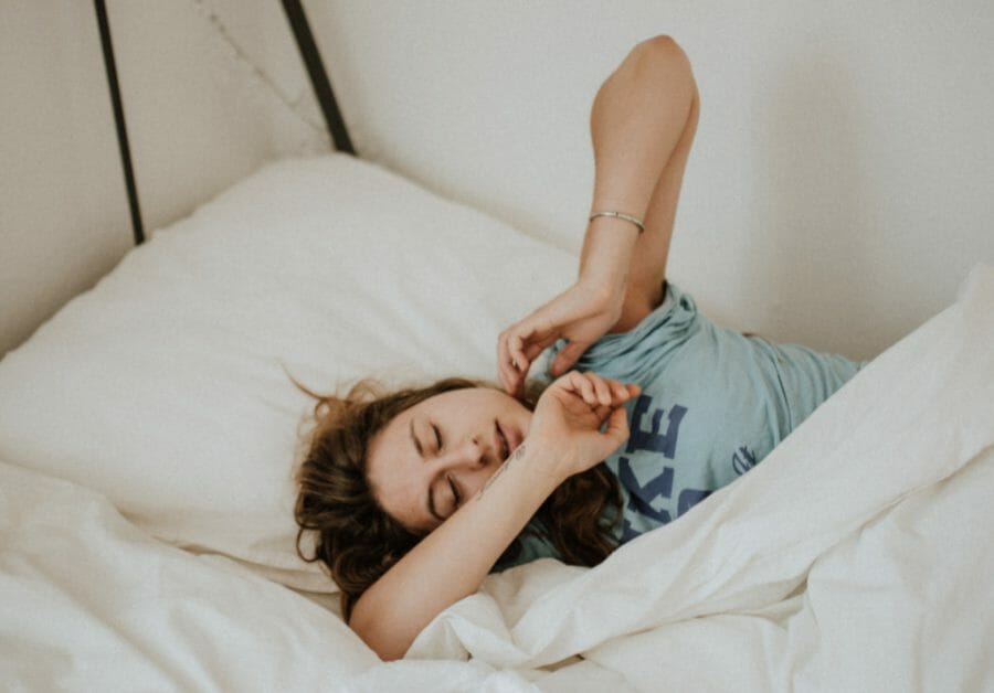 Sleeping for ONE extra hour each day could help you lose weight, study finds