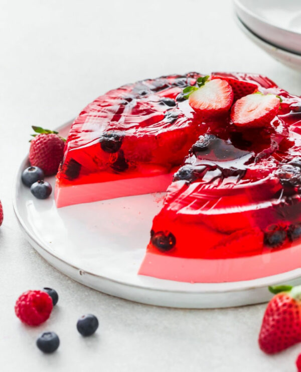 Jelly Berry Panna Cotta Cake