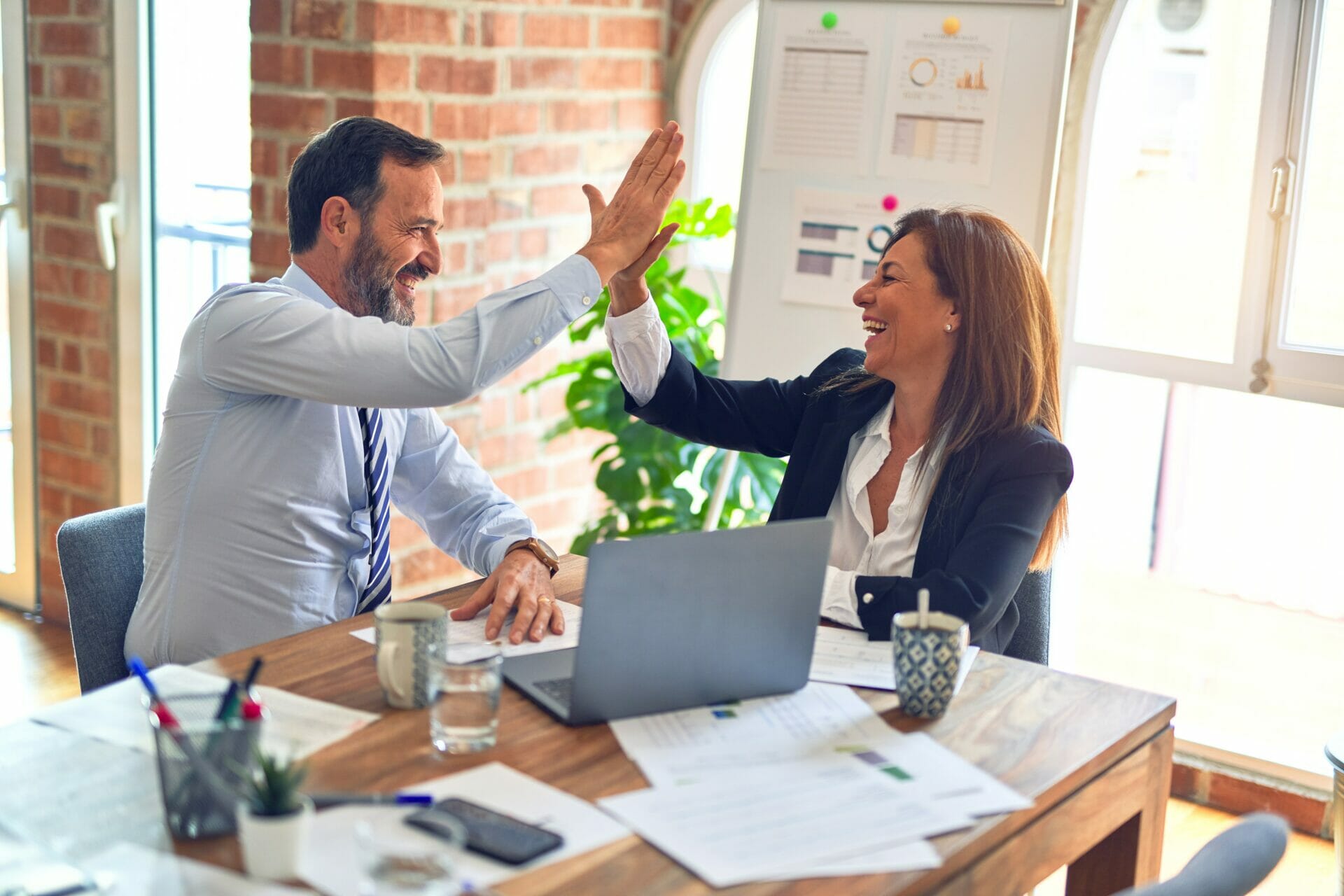 couple setting financial goals