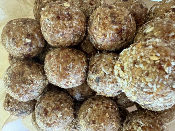 Coconut, Oat and Date Energy Balls